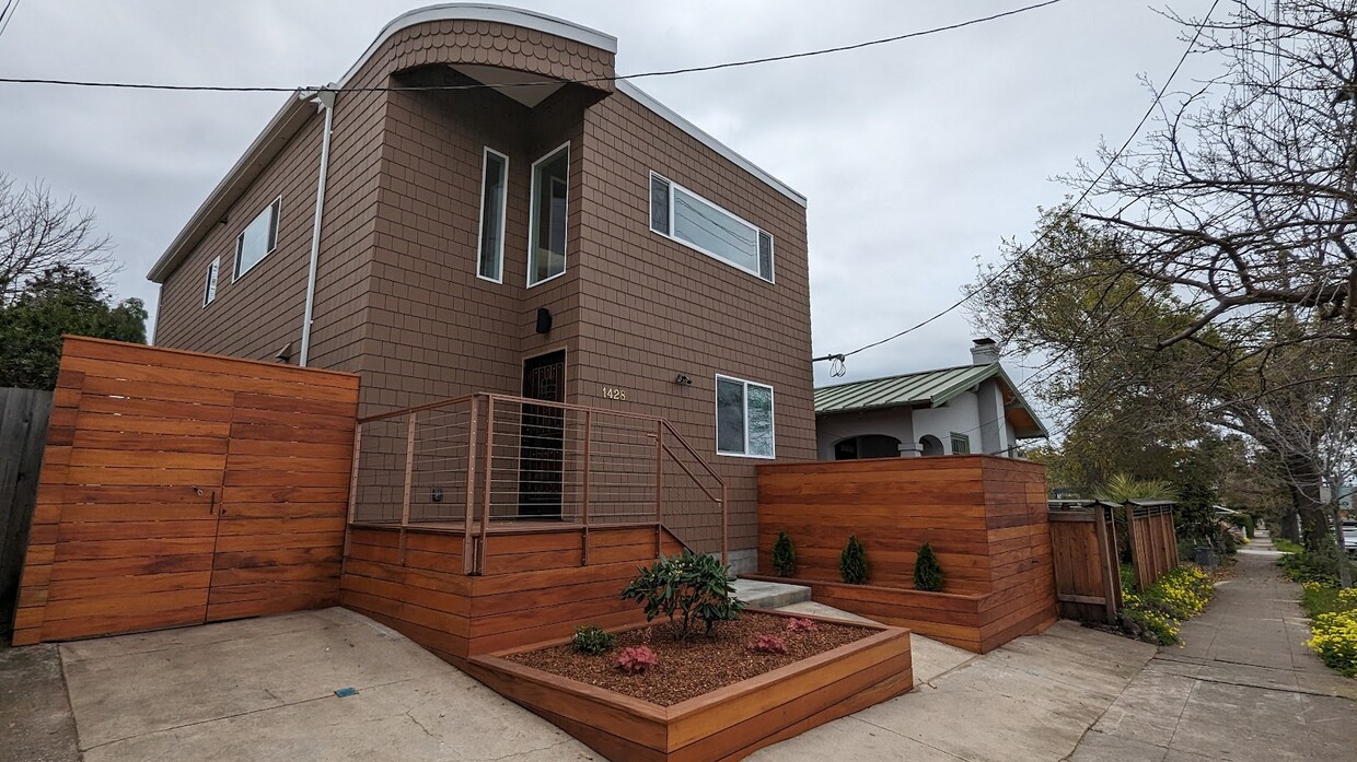 Foto principal - 1428 Delaware St