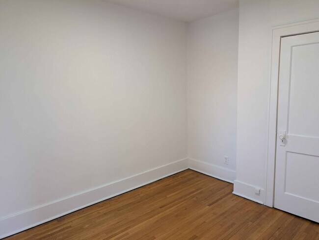 Photo du bâtiment - 1095 Gladstone Ave