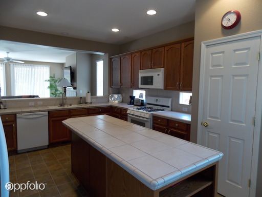 Building Photo - 1600 Veneto Dr