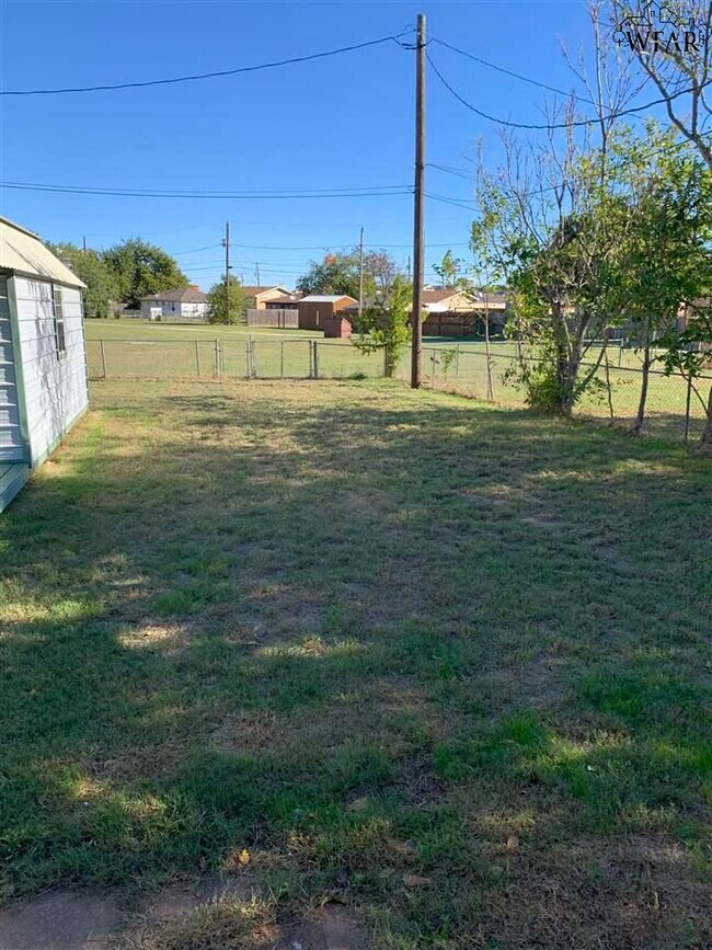 Foto del edificio - 2806 Stearns Ave