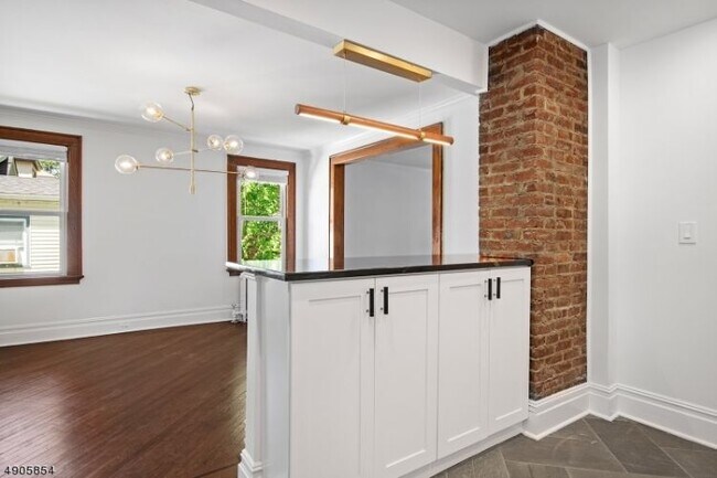 Foto del edificio - 225 Elmwood Ave