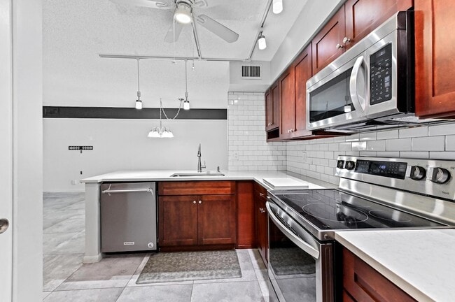 Building Photo - 14895 Builtmore Way