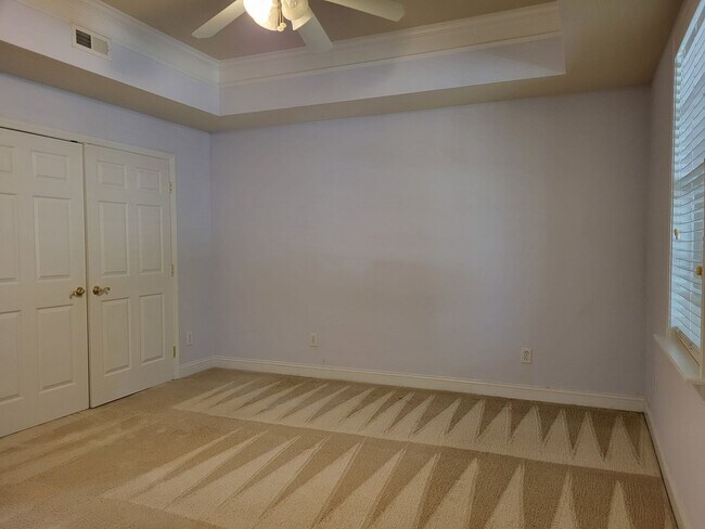 Foto del edificio - 1 bedroom basement apartment