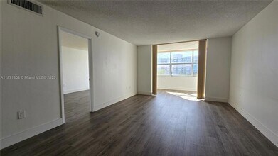 Building Photo - 1300 NE Miami Gardens Dr