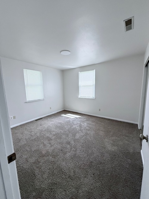 Building Photo - 1915 Green Valley Dr