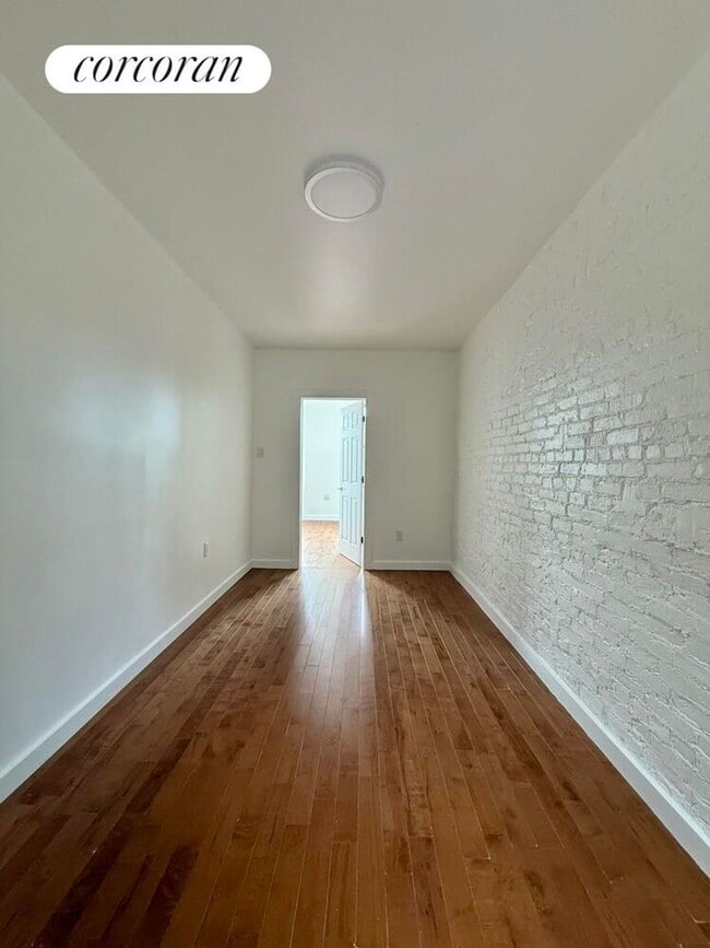 Building Photo - 1348 Putnam Ave