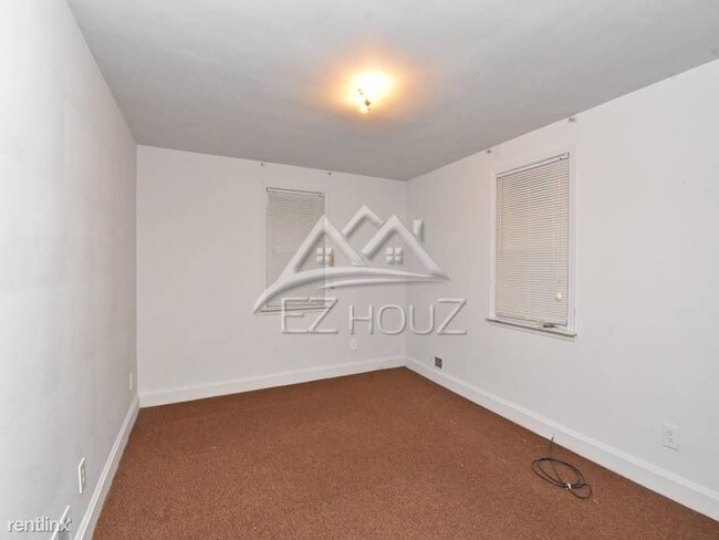 Building Photo - 2 br, 1 bath Apartment - 3101 Glen Avenue