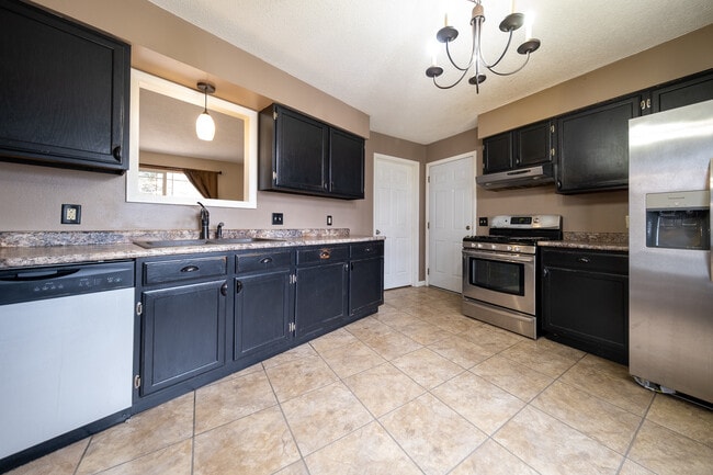 Building Photo - 1410 Greenwood Pl