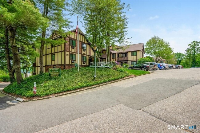 Building Photo - 125 Warner Hill Rd