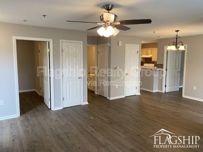 Foto del edificio - 531-B Spring Forest Rd