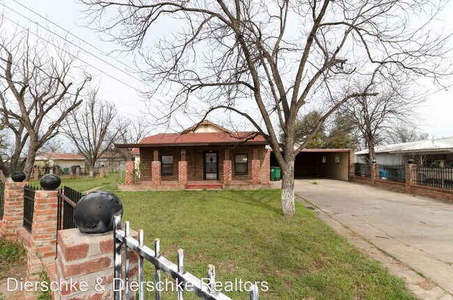 Building Photo - 3 br, 2.5 bath House - 22 E. 29th