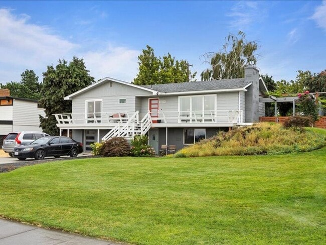 Building Photo - 3603 W Canal Dr
