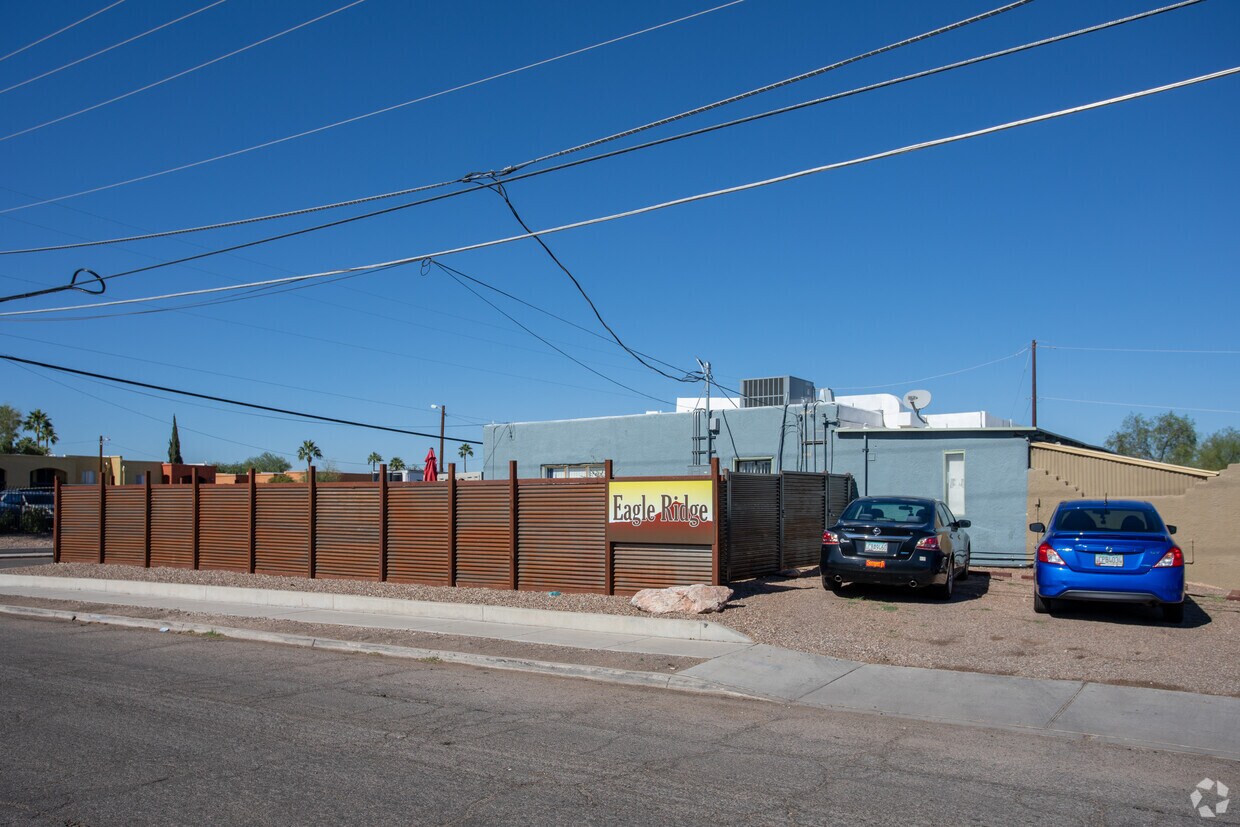 Primary Photo - 2602 N Balboa Ave