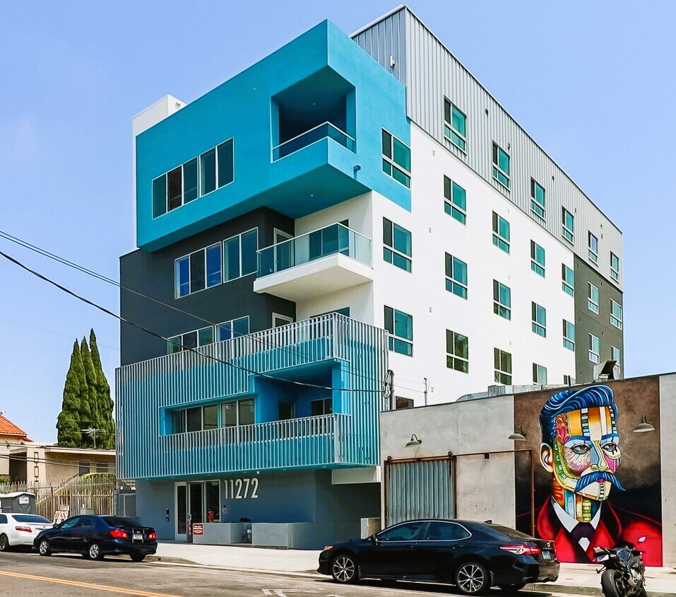 Foto principal - 11272 Nebraska Ave