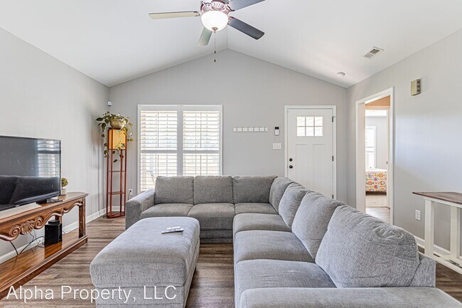 Building Photo - 3 br, 2 bath House - 236 Mabry St