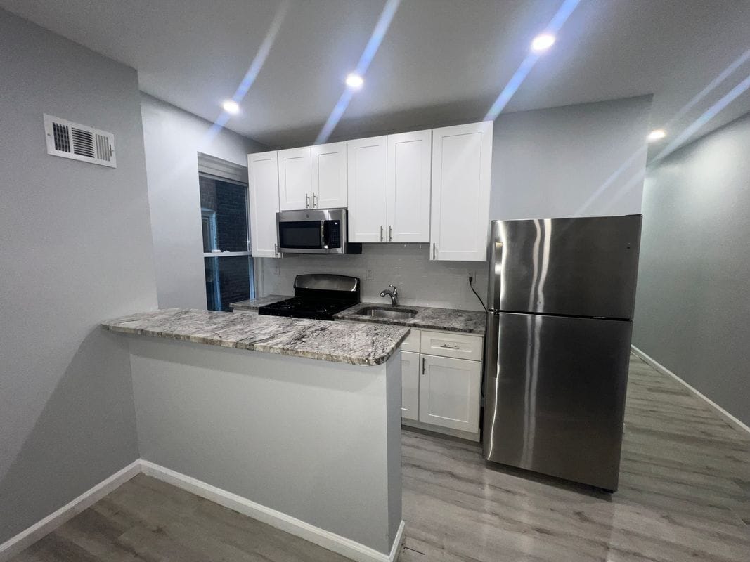 Primary Photo - 1414 W Sparks St