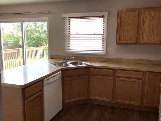 Building Photo - 1749 Quail Ct