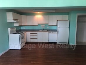Building Photo - 2433 Sexsmith Rd