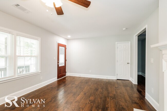 Building Photo - Adorable 3BR 2BA home