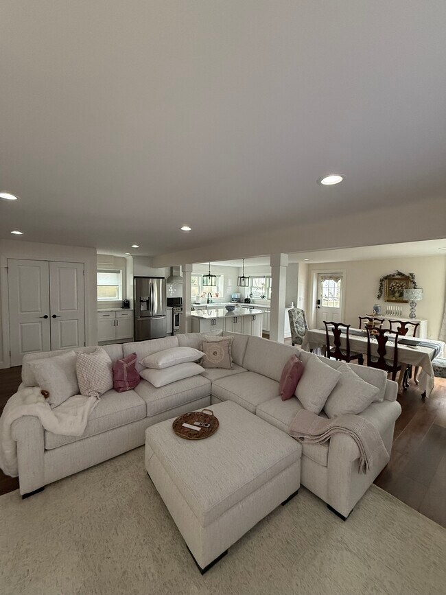 Open floorpan - 5 Crescent Dr