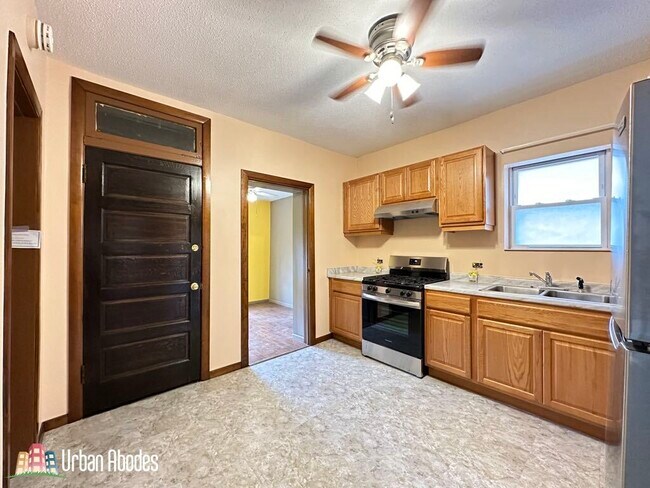 Foto del edificio - 3423 W Evergreen Ave