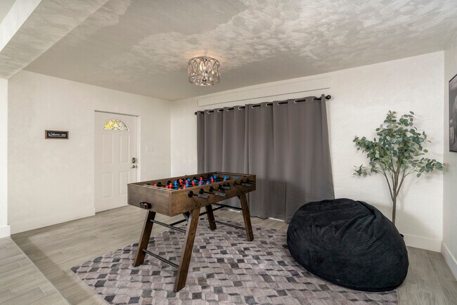 Photo - 1047 W Elna Rae St House