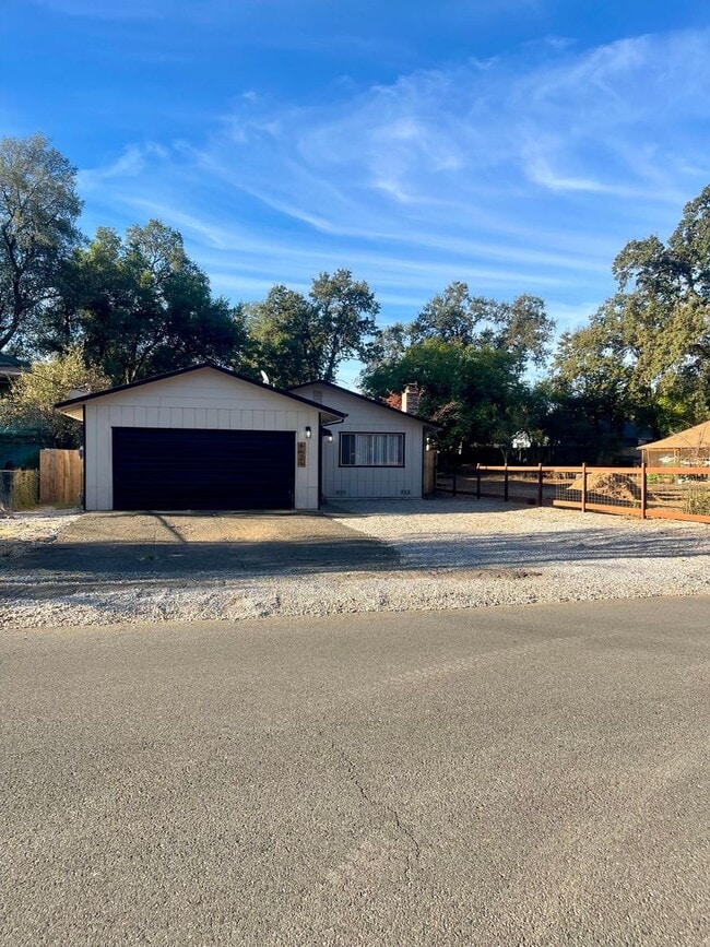 Building Photo - 4626 Red Bluff St