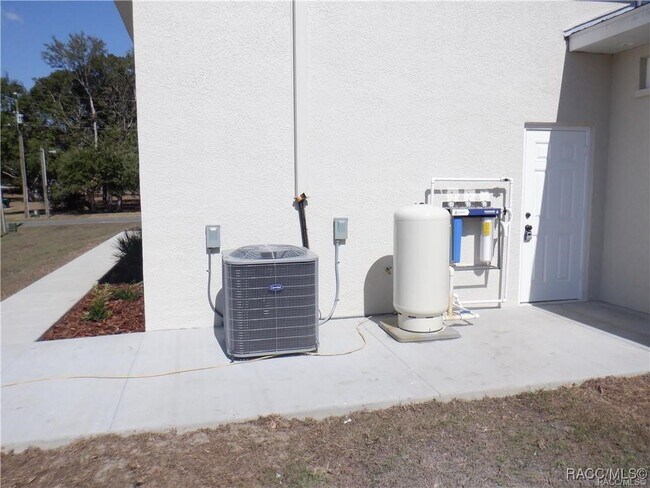 Building Photo - 786 E Dunbar Ln