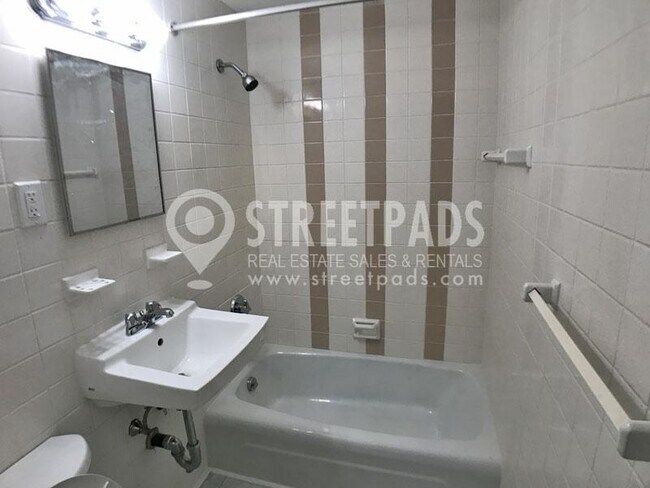 Building Photo - 1 bedroom in Boston MA 02135