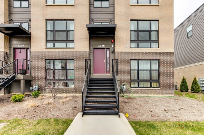 Building Photo - 2238 Venture Dr