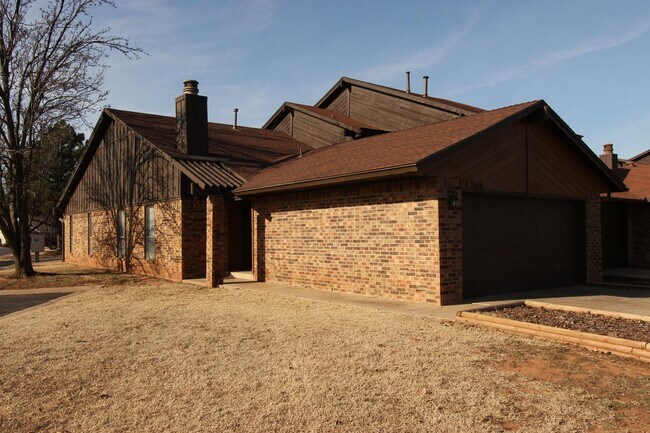 Foto del edificio - 4700 Hemlock Ln