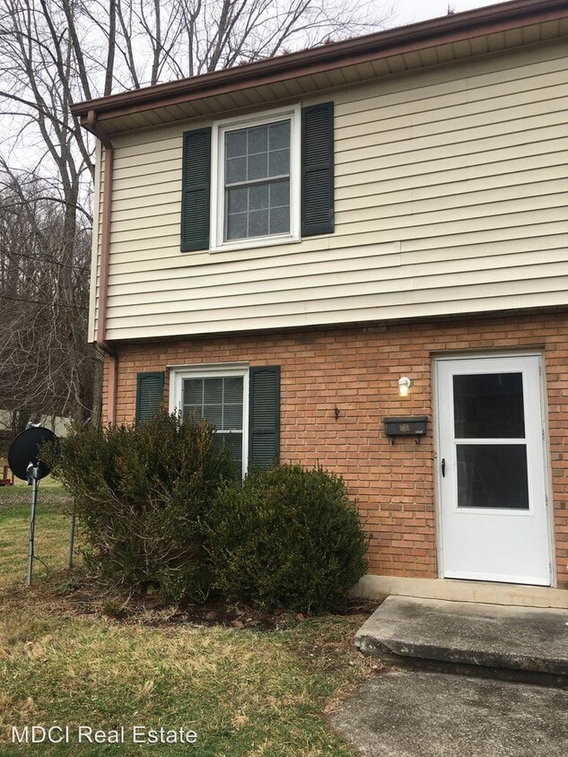 61766176 Darby Rd, Roanoke, VA 24012 Room for Rent in Roanoke, VA