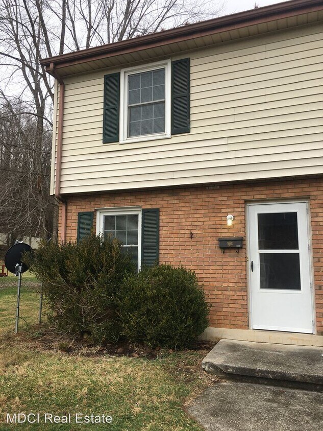 61766176 Darby Rd, Roanoke, VA 24012 Room for Rent in Roanoke, VA