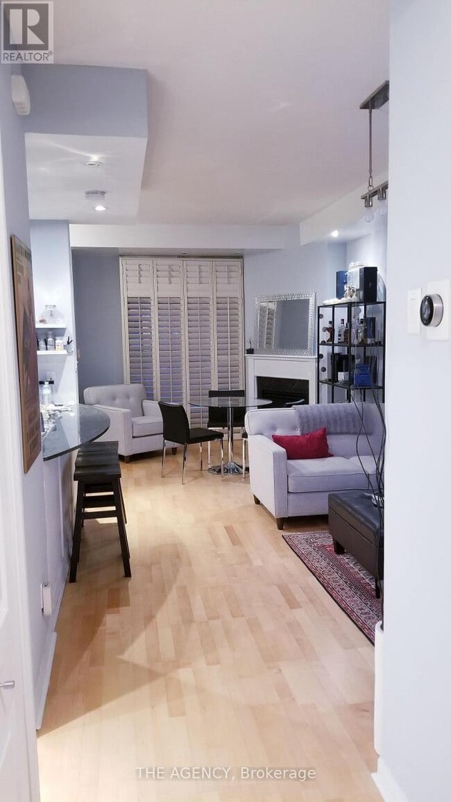 Photo du bâtiment - 30 Stadium Rd