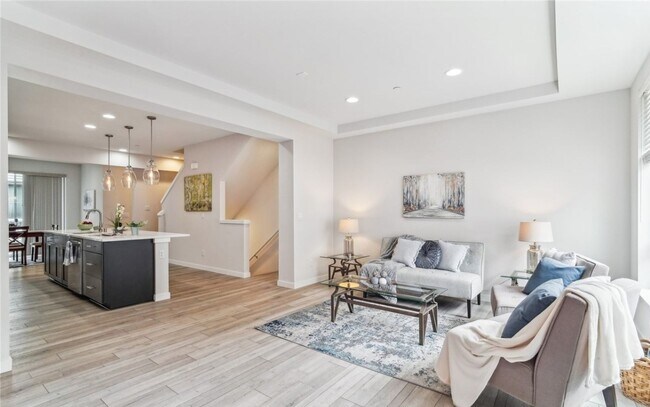 Building Photo - Deluxe Living Modern 3-bed 4-bath Townhouse