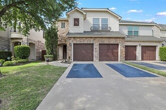 Building Photo - 2561 Fountain Cove