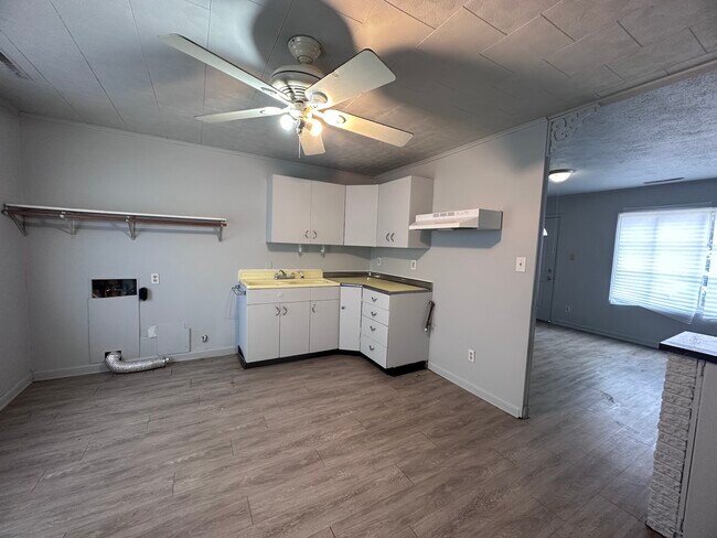 Foto del edificio - 1504 Edgewood-