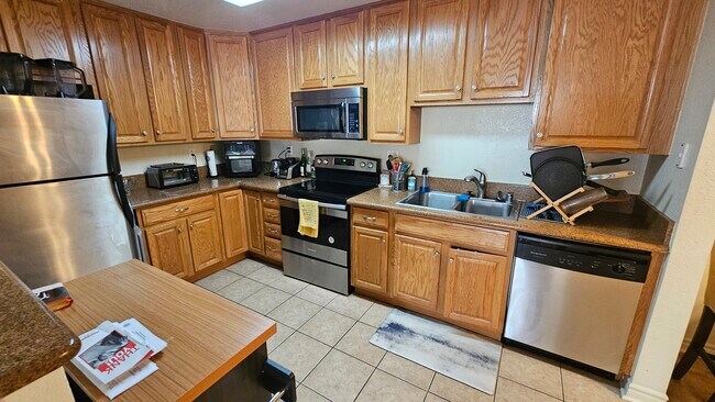 Foto del edificio - 1737 Bayview Heights Dr