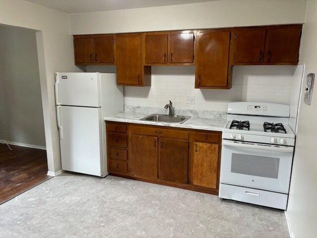 Foto del edificio - 5602 Dewey Ave