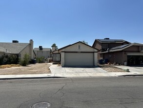 Building Photo - 2321 Valley Dr