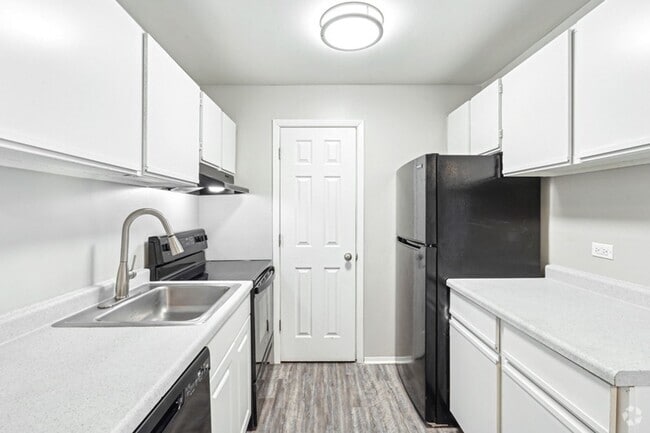 Building Photo - Park Trail Apartments