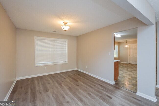 Foto del edificio - 6793 Mahonia Pl