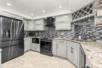 Building Photo - 2425 Presidential Way