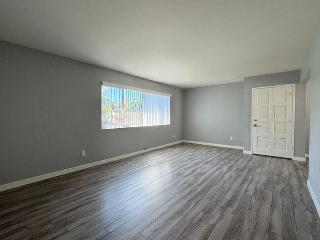 Foto del edificio - 4861-4865 Palm Ave.