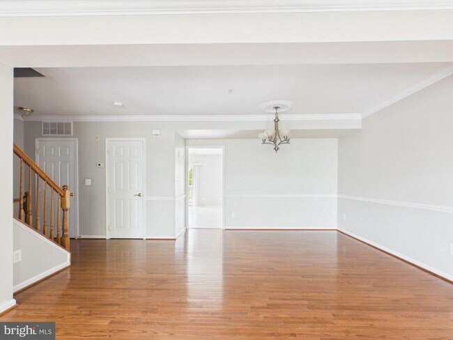 Foto del edificio - 4587 Whittemore Pl