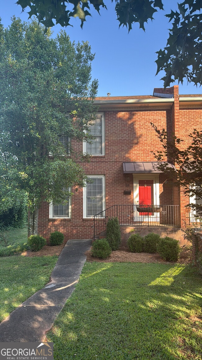 Building Photo - 98 Lagrange St