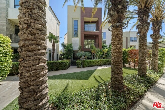 Building Photo - 5909 Coral Pl