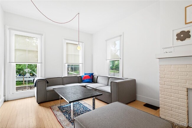 Foto del edificio - 77 Ashland Ave