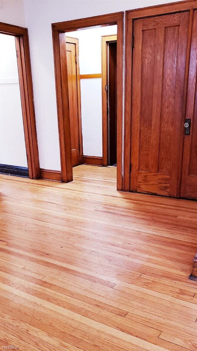 Foto del edificio - 4824 W Addison St