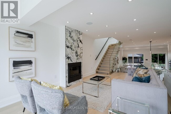 Building Photo - 108 Park St